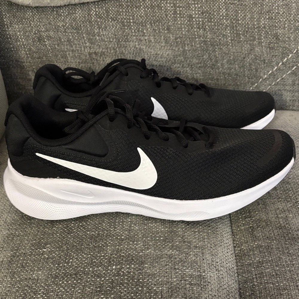 Nike Revolution 7 Men’s Running Shoes - Black/White